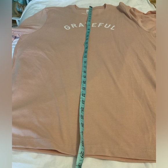 Saved by Grace Co. - Grateful T-Shirt - Picture 4 of 8